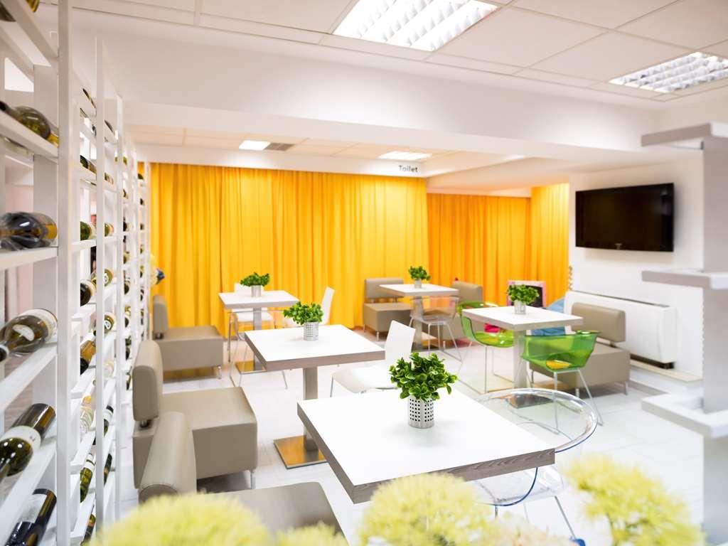 Отель Ibis Styles Скопье Ресторан фото