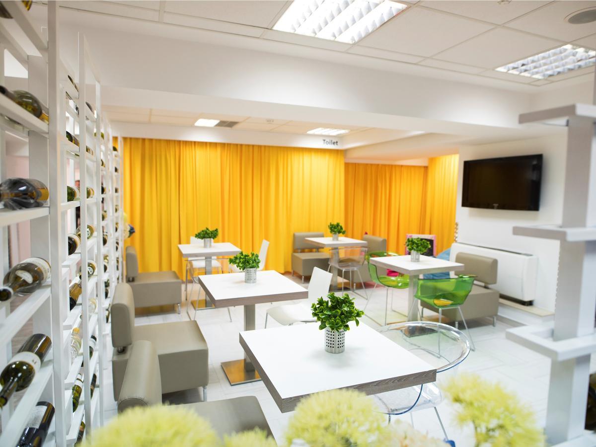 Отель Ibis Styles Скопье Экстерьер фото