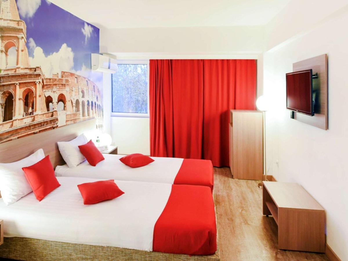 Отель Ibis Styles Скопье Экстерьер фото